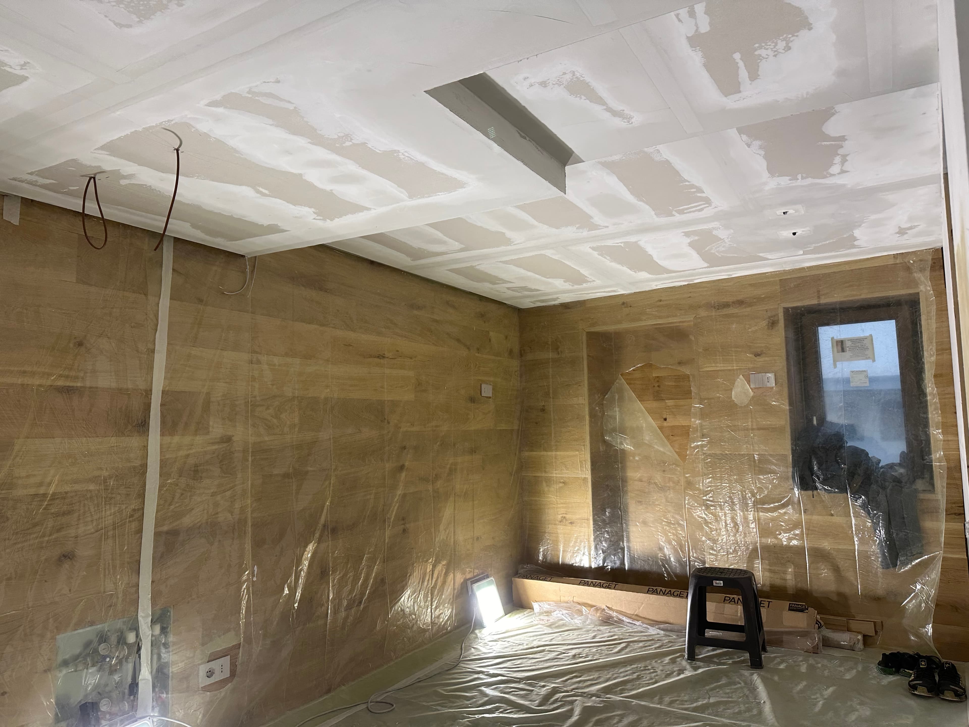 Lavorazione in cartongesso su interno