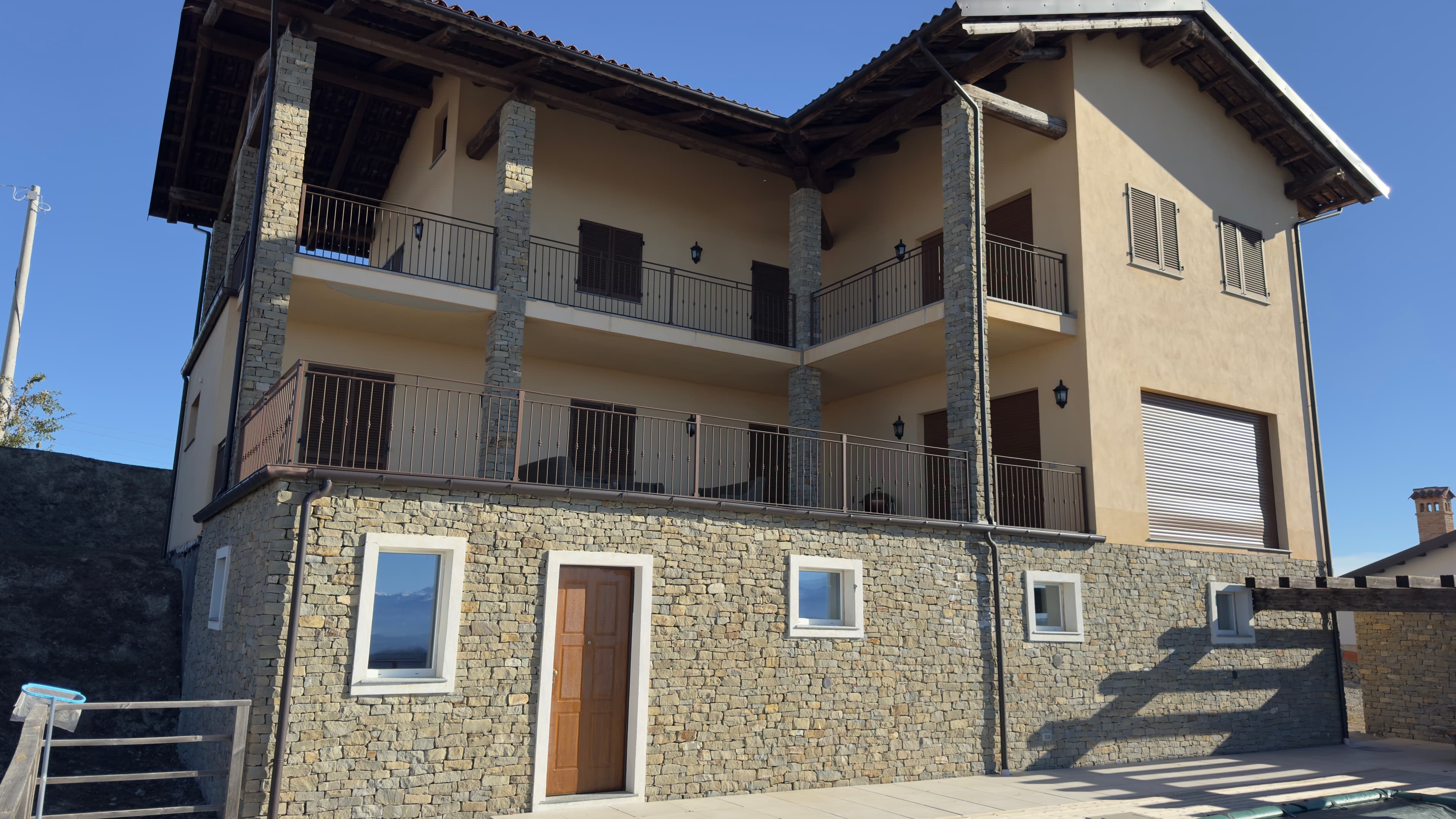 Dettaglio di cantiere su fabbricato residenziale