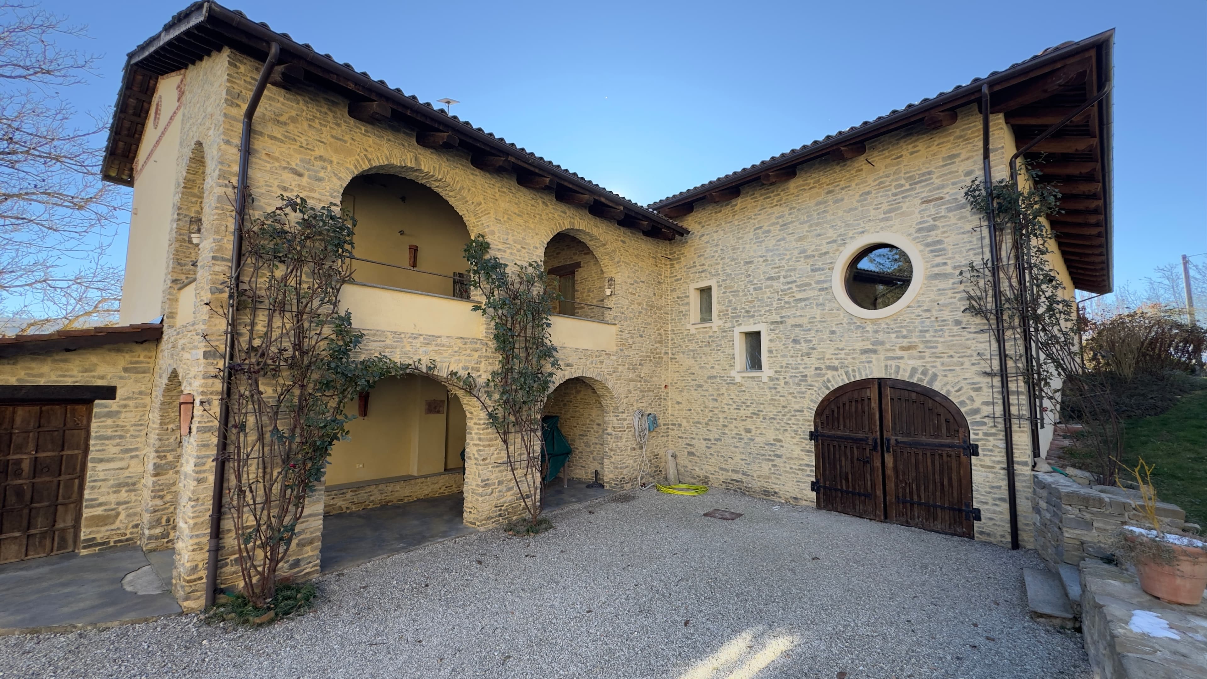 Nuova costruzione residenziale nelle Langhe